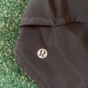 Black Lululemon Speed Up Shorts 2.5